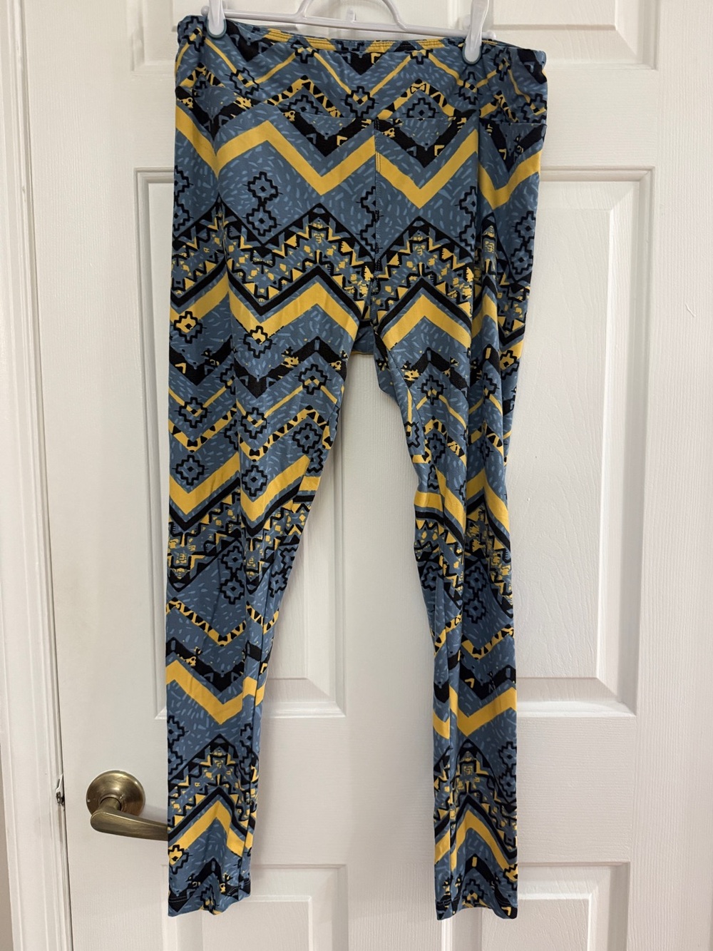 LuLaRoe Tall & Curvy Blue and Yellow Chevron Multi-Pattern Stretch Leggings